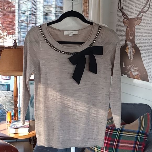 LOFT Tops - 𝅺LOFT Sleeveless Blouse